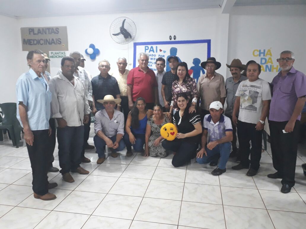 Agente vistoriando depósito a procura de focos do mosquito Aedes aegypti. (Foto: Diogo Gonçalves).